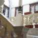 La balconata del primo piano, sostenuta da colonnine, si affaccia sulle stanze riservate ad alloggio turistico